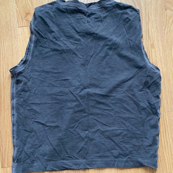 Lululemon cropped muscle tank - Picture 3 of 3